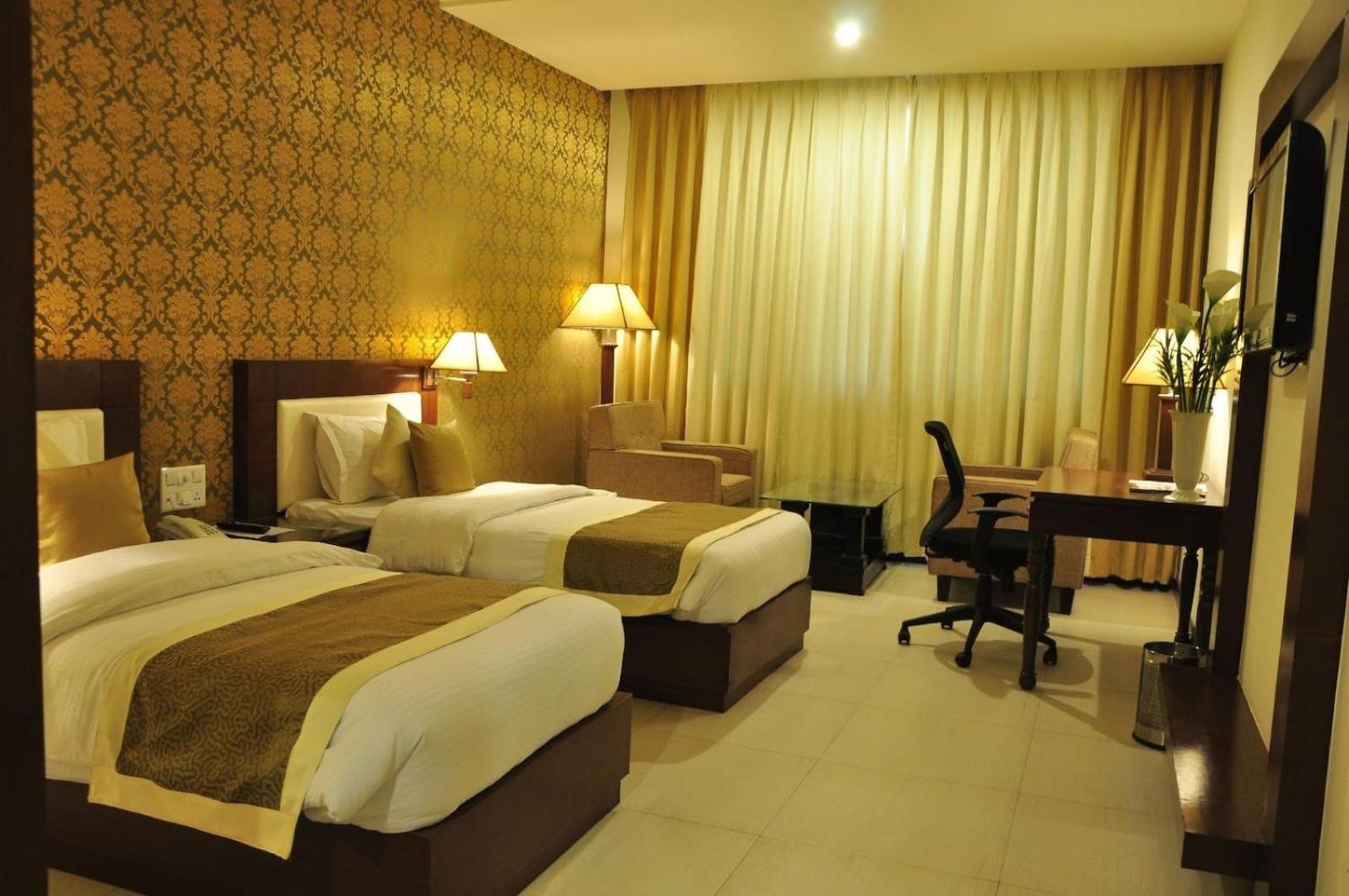 Hotel Devashish Haldwāni Buitenkant foto