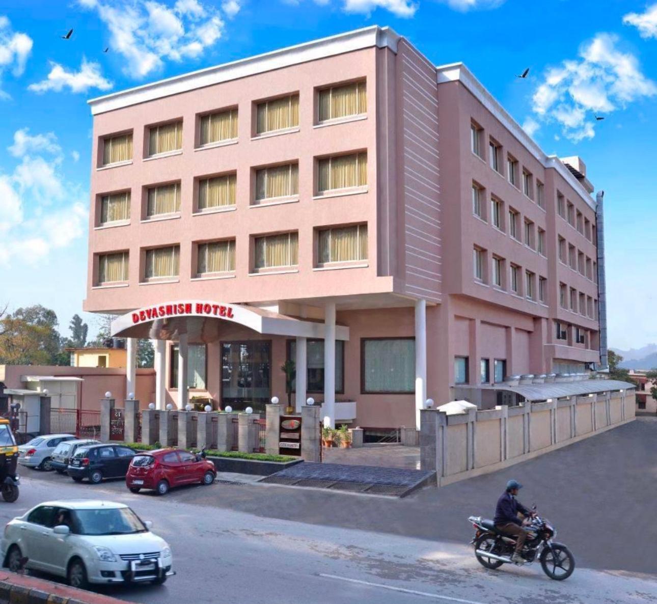 Hotel Devashish Haldwāni Buitenkant foto